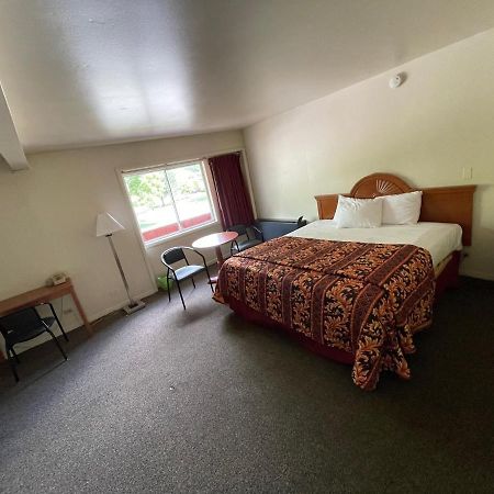 Vibe Inn - Whirlpools Suites - Lyons 외부 사진