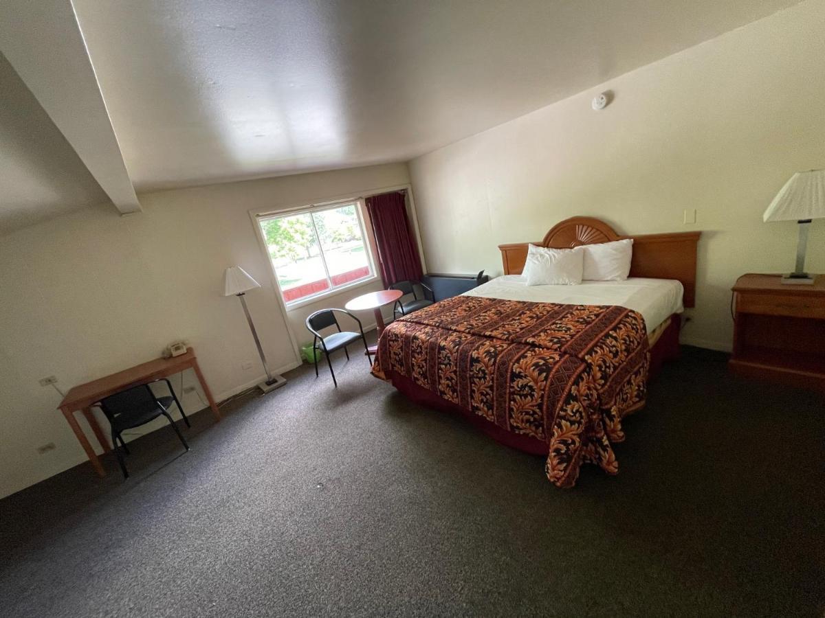 Vibe Inn - Whirlpools Suites - Lyons 외부 사진
