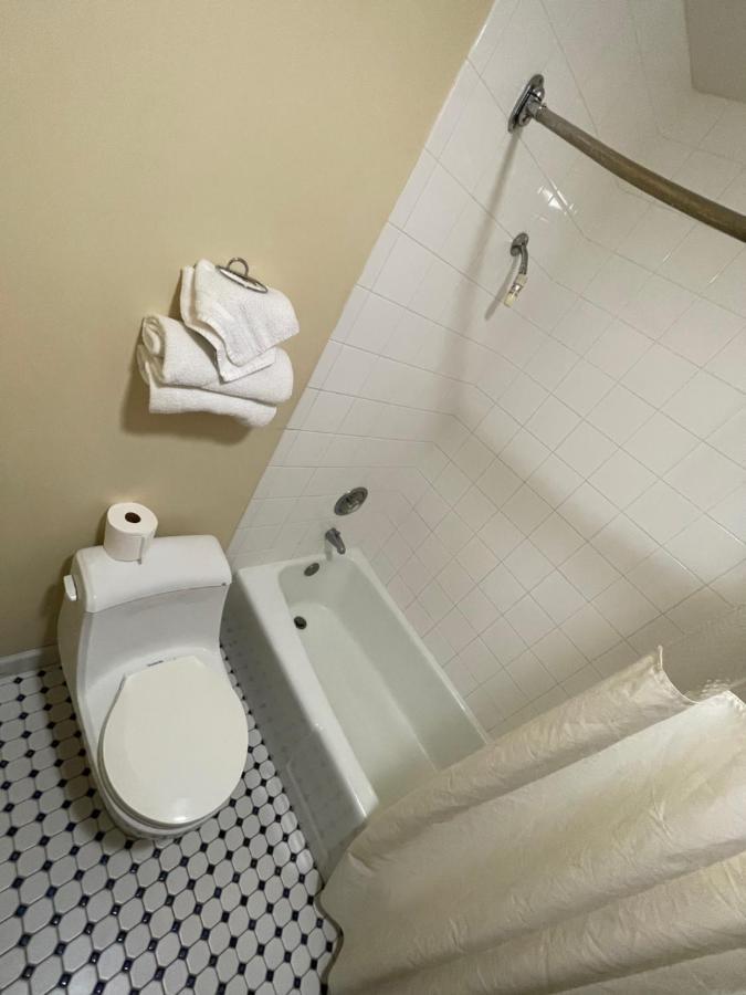 Vibe Inn - Whirlpools Suites - Lyons 외부 사진