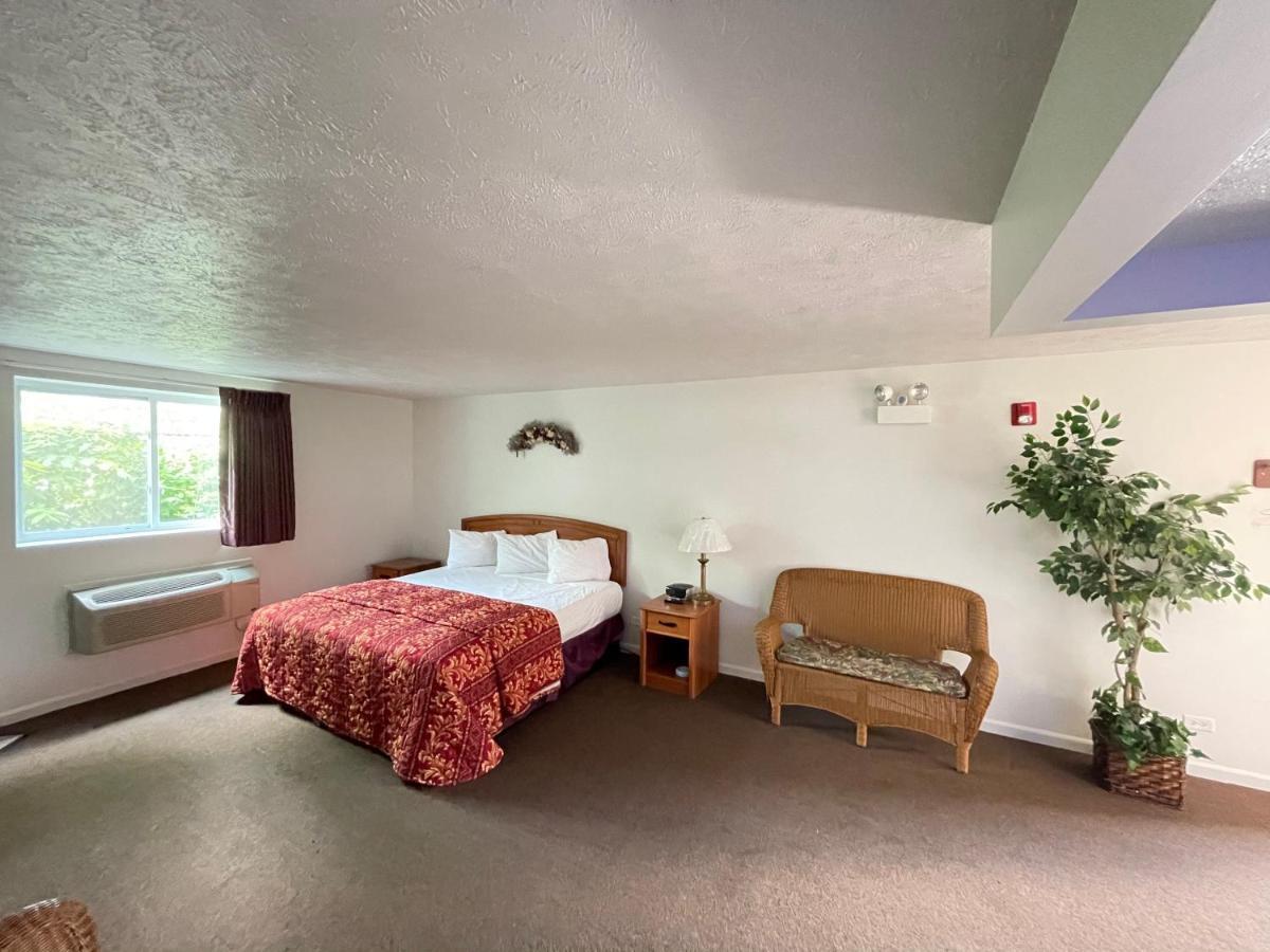 Vibe Inn - Whirlpools Suites - Lyons 외부 사진