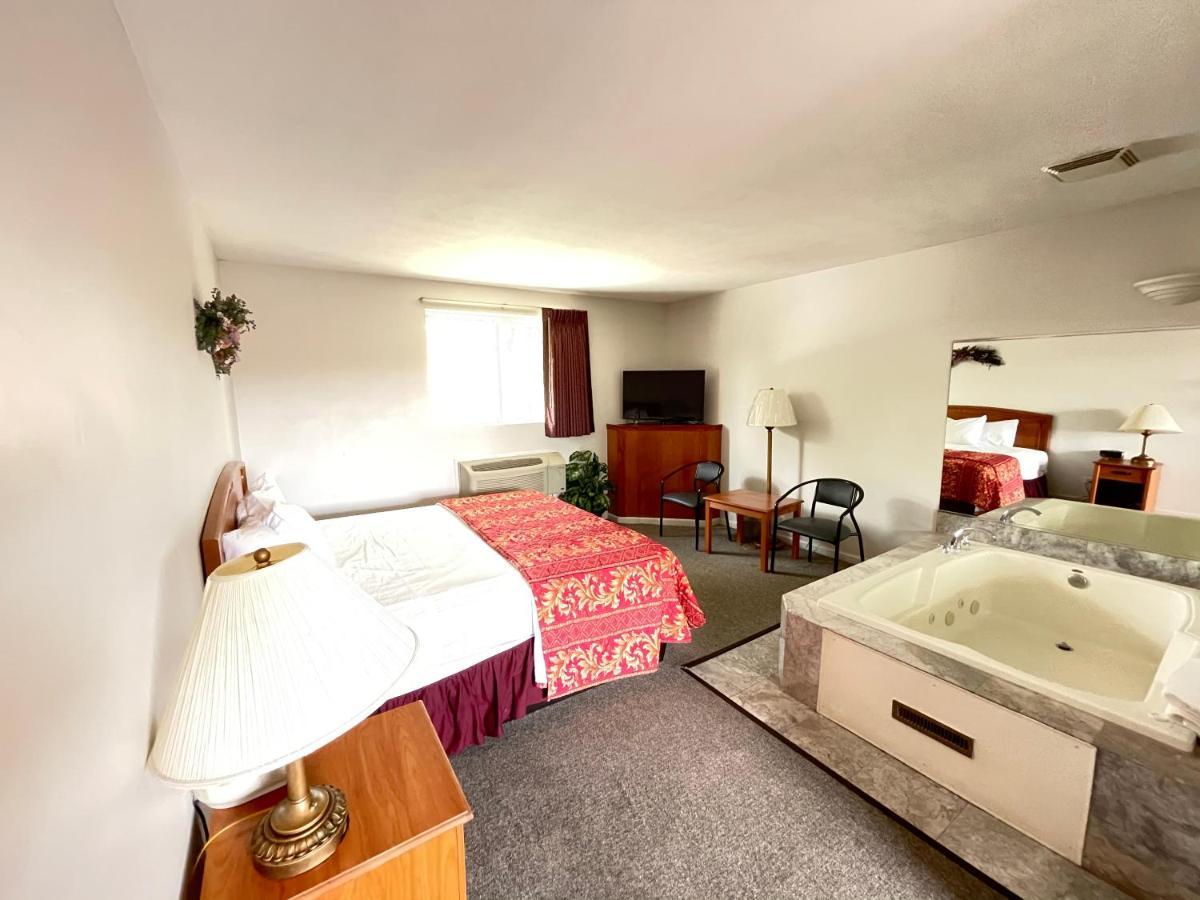 Vibe Inn - Whirlpools Suites - Lyons 외부 사진